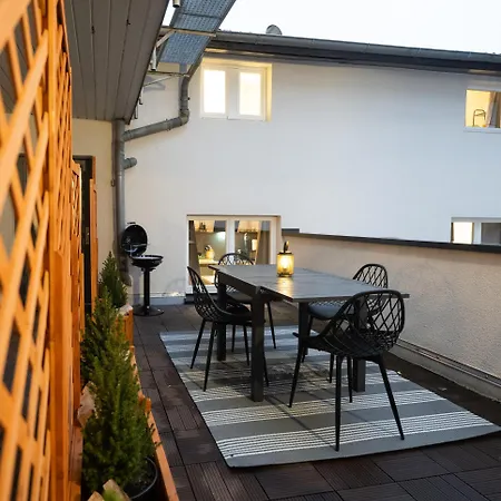 Apartment Altbauoase - Ruhig, Zentral, Terrasse, Bahnhof 400m -