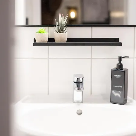 Altbauoase - Ruhig, Zentral, Terrasse, Bahnhof 400m - *