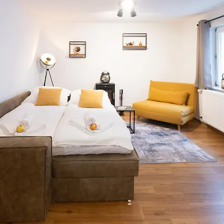Apartment Altbauoase - Ruhig, Zentral, Terrasse, Bahnhof 400m - *