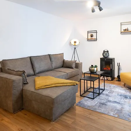 Apartment Altbauoase - Ruhig, Zentral, Terrasse, Bahnhof 400m -