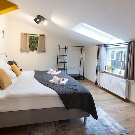 Appartamento Altbauoase - Ruhig, Zentral, Terrasse, Bahnhof 400m -