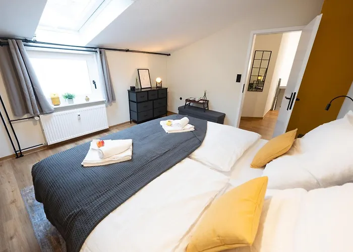 Altbauoase - Ruhig, Zentral, Terrasse, Bahnhof 400m - Appartement