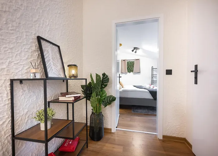 Altbauoase - Ruhig, Zentral, Terrasse, Bahnhof 400m - Appartement