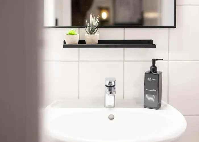 Altbauoase - Ruhig, Zentral, Terrasse, Bahnhof 400m - *