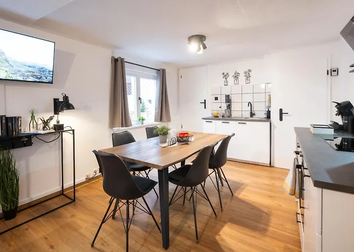 Appartement Altbauoase - Ruhig, Zentral, Terrasse, Bahnhof 400m - Fulde